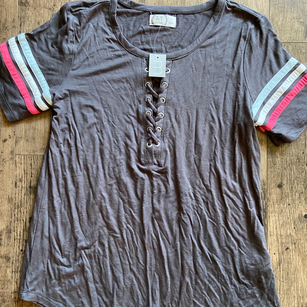 NWT Maurices tee